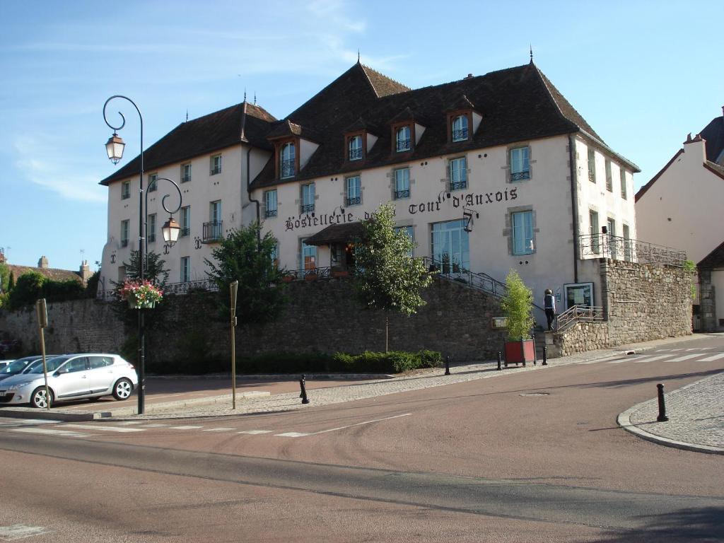 Hostellerie De La Tour D'Auxois Saulieu Exterior photo